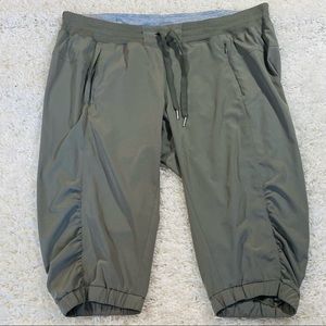Calvin Klein Performance Olive Green workout crop pants 2X
